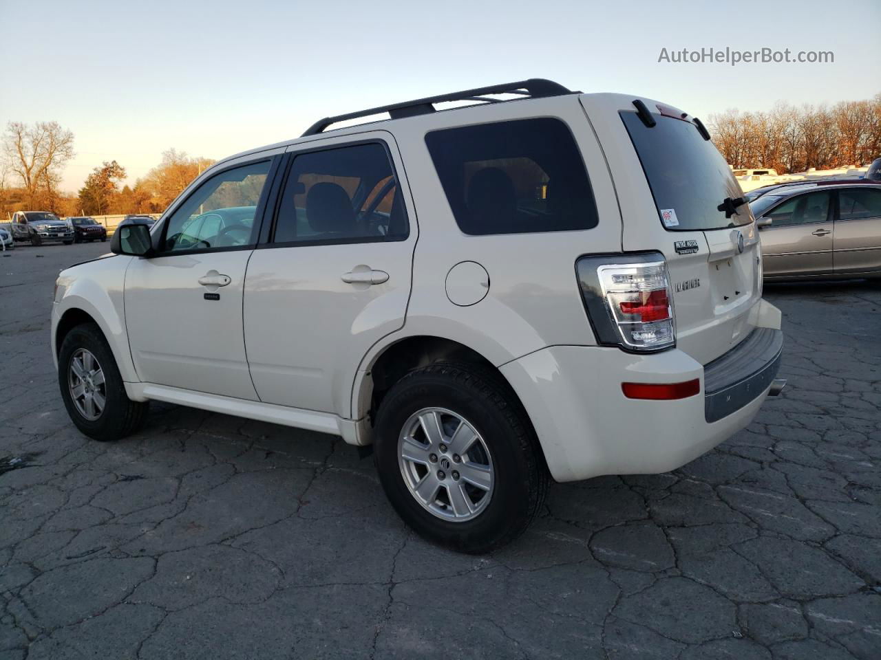 2010 Mercury Mariner  White vin: 4M2CN9BG8AKJ11991