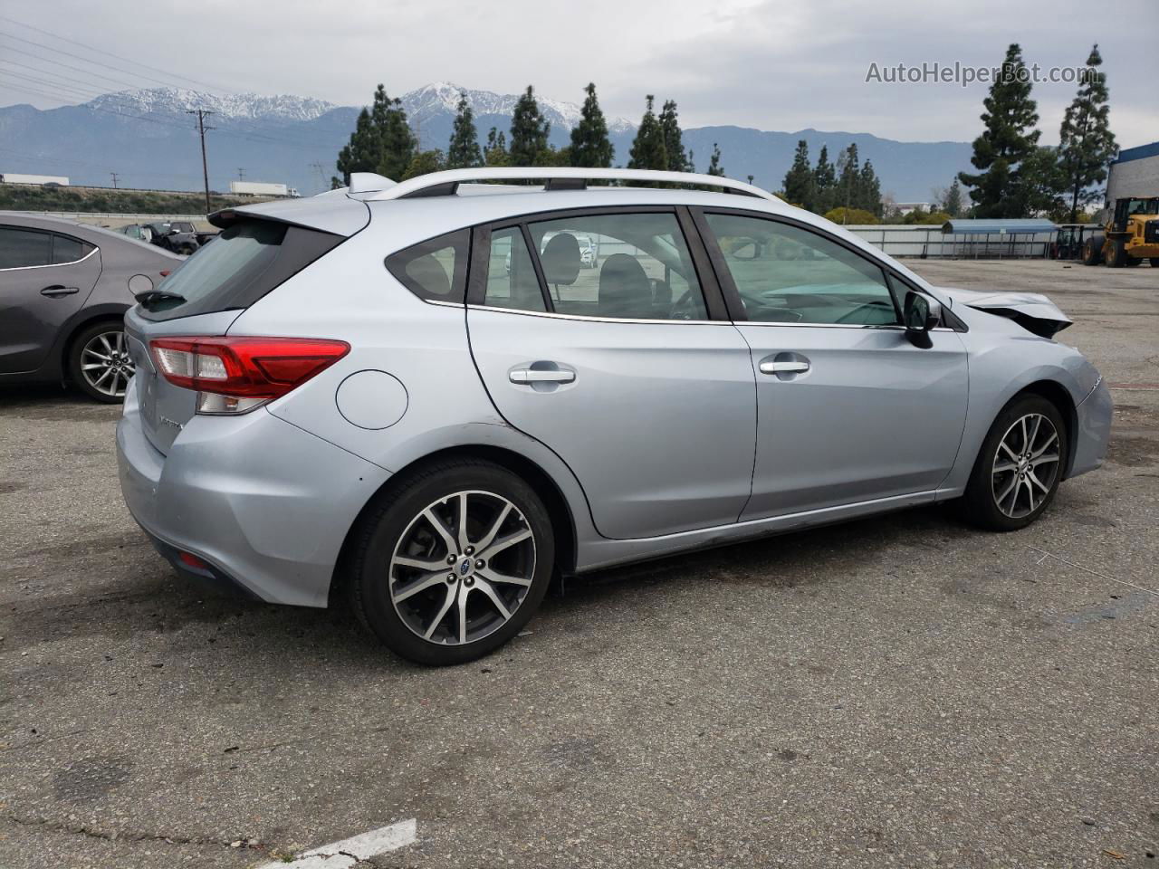 2018 Subaru Impreza Limited Silver vin: 4S3GTAU62J3722841