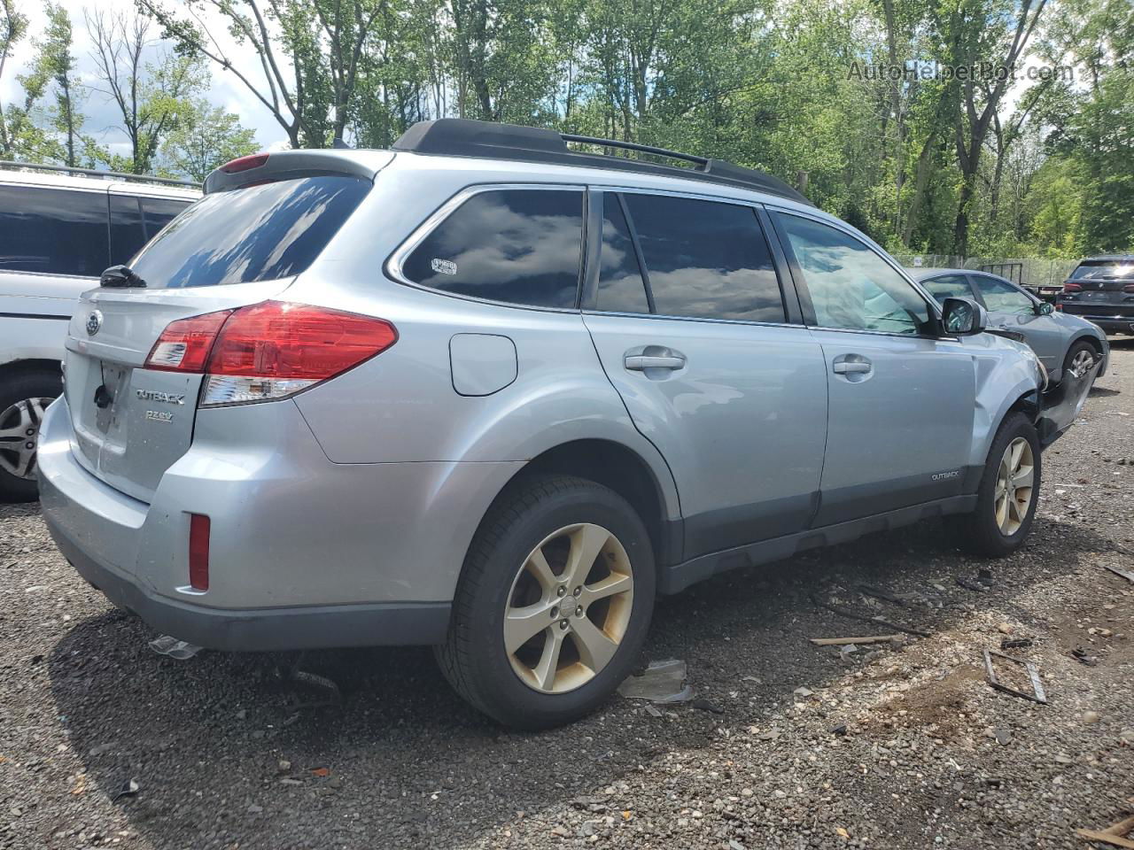 2014 Subaru Outback 2.5i Premium Silver vin: 4S4BRBCC0E3217114