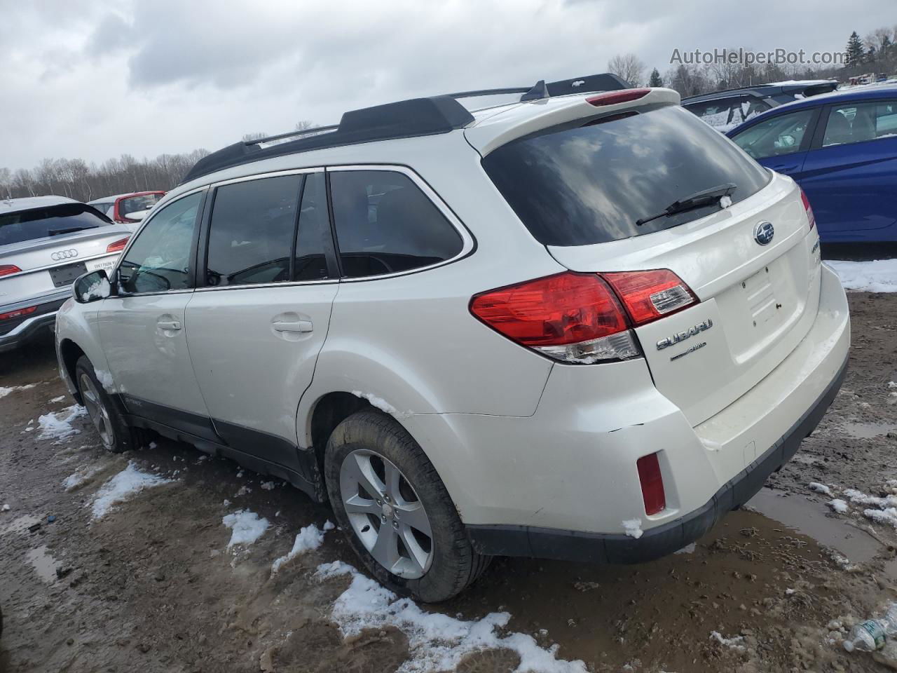 2014 Subaru Outback 2.5i Premium White vin: 4S4BRBCC0E3326561