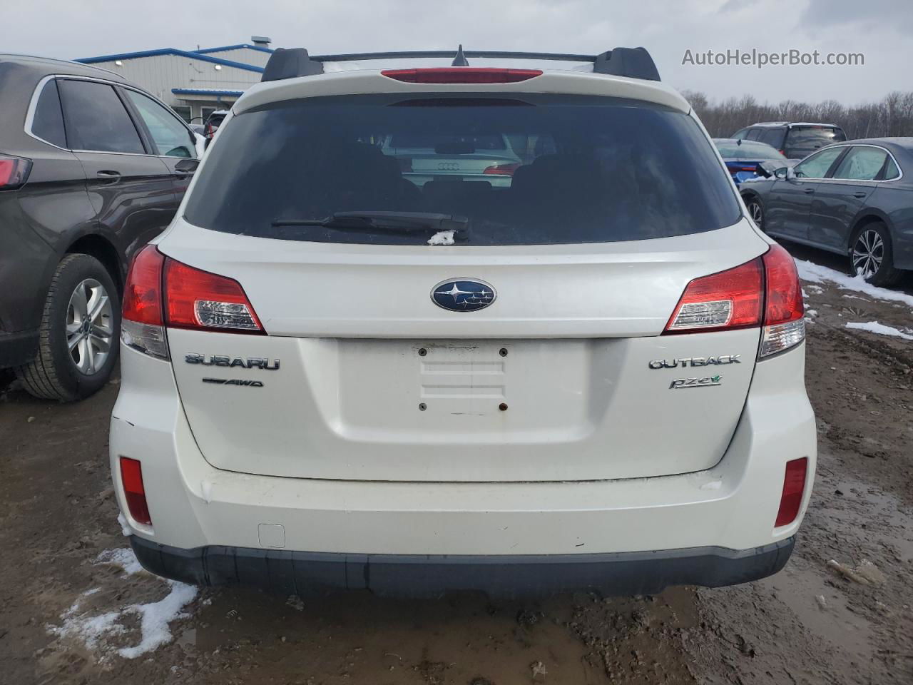 2014 Subaru Outback 2.5i Premium White vin: 4S4BRBCC0E3326561