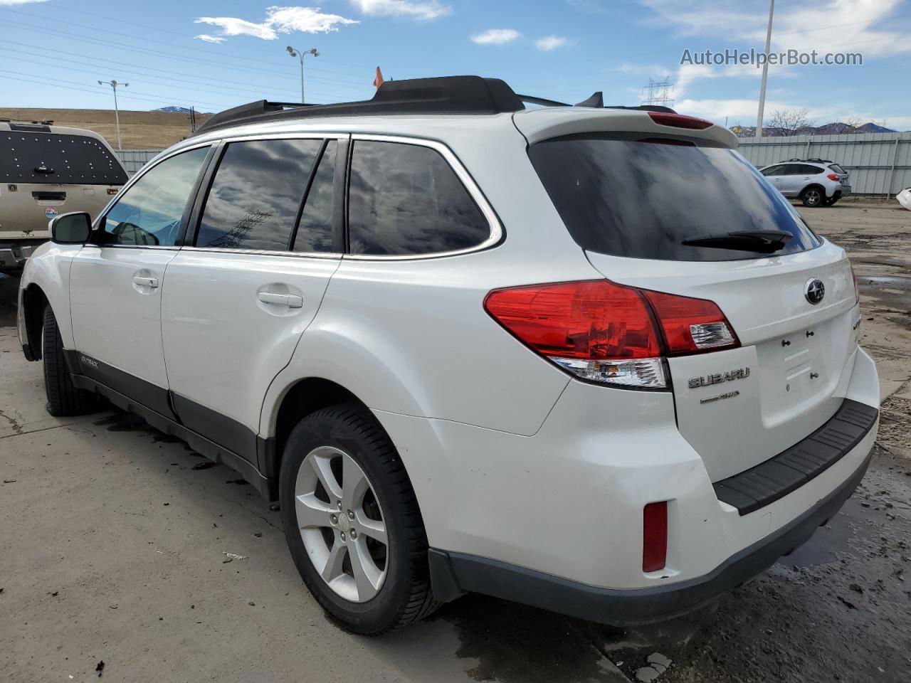 2014 Subaru Outback 2.5i Premium White vin: 4S4BRBCC9E3306924