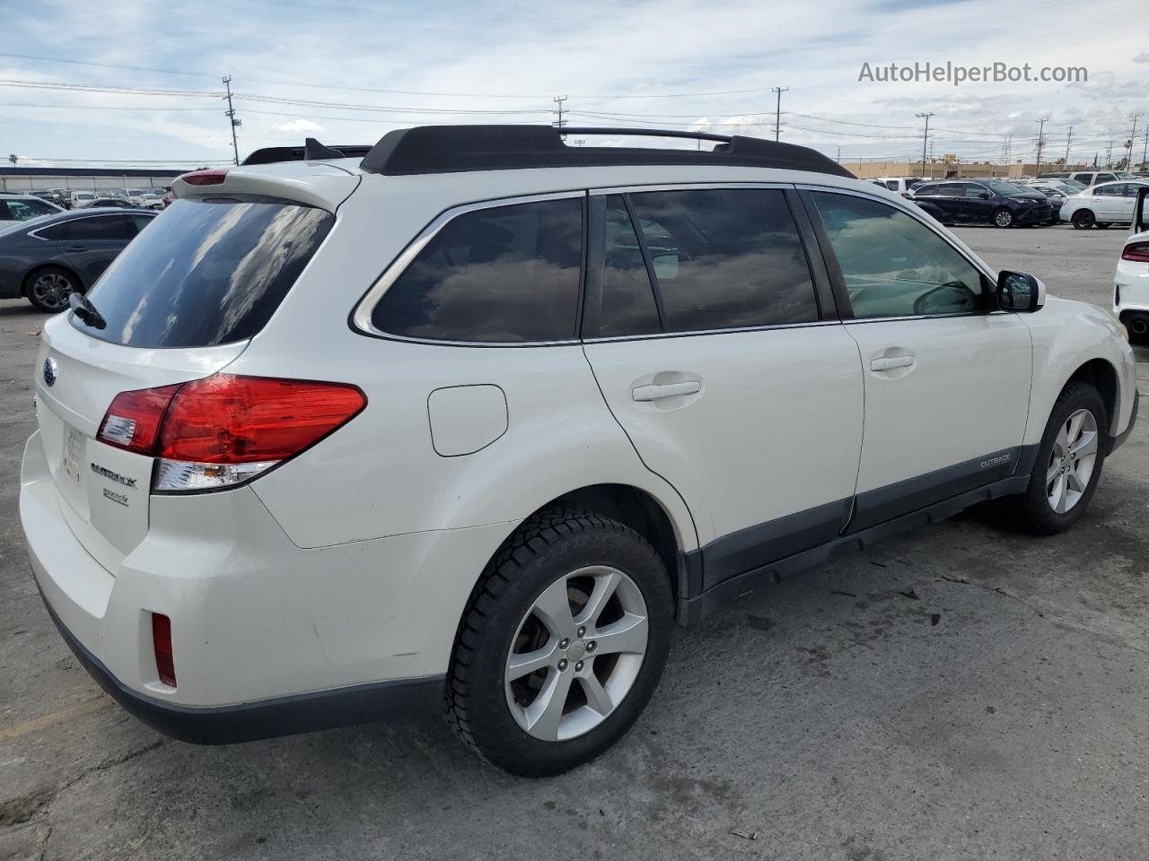 2014 Subaru Outback 2.5i Premium White vin: 4S4BRBDC2E3202645