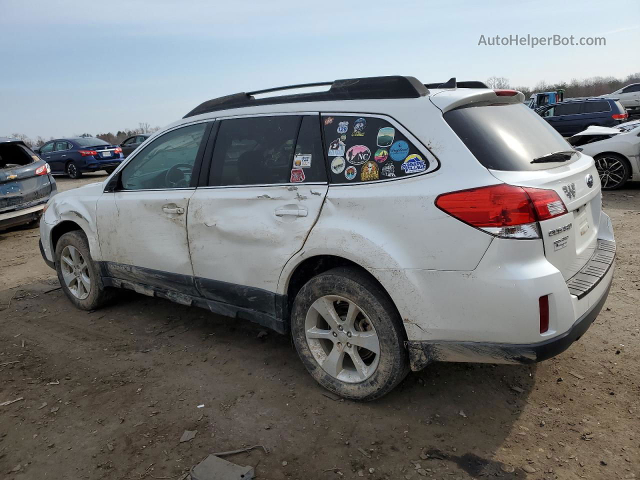 2014 Subaru Outback 2.5i Premium White vin: 4S4BRBDC8E3239943