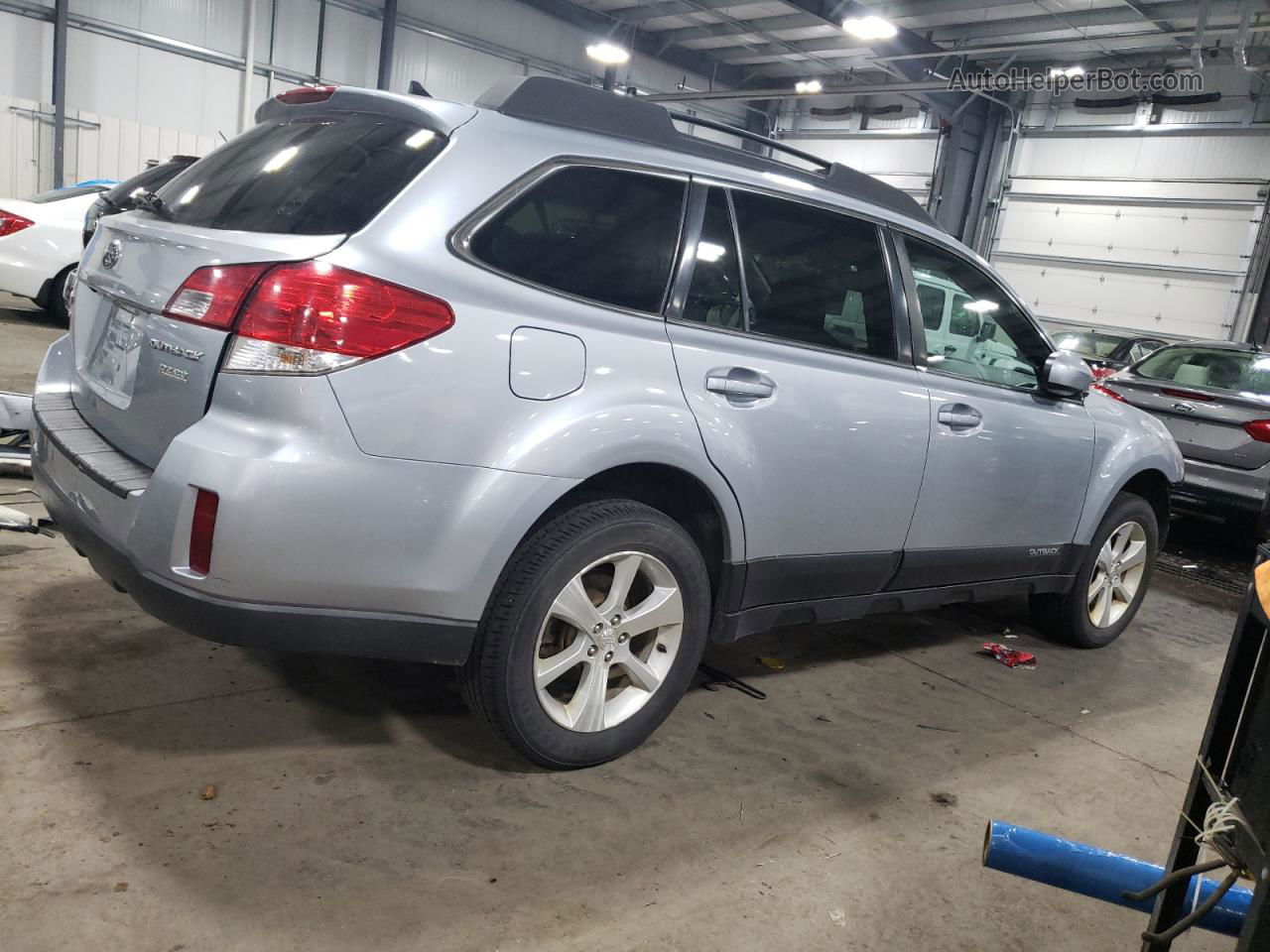 2014 Subaru Outback 2.5i Limited Silver vin: 4S4BRBNC8E3309763