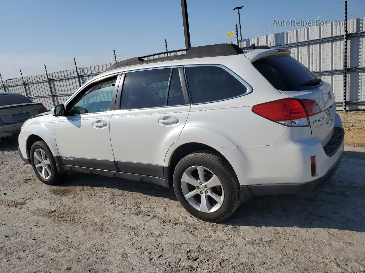 2014 Subaru Outback 3.6r Limited White vin: 4S4BRDKC5E2206550