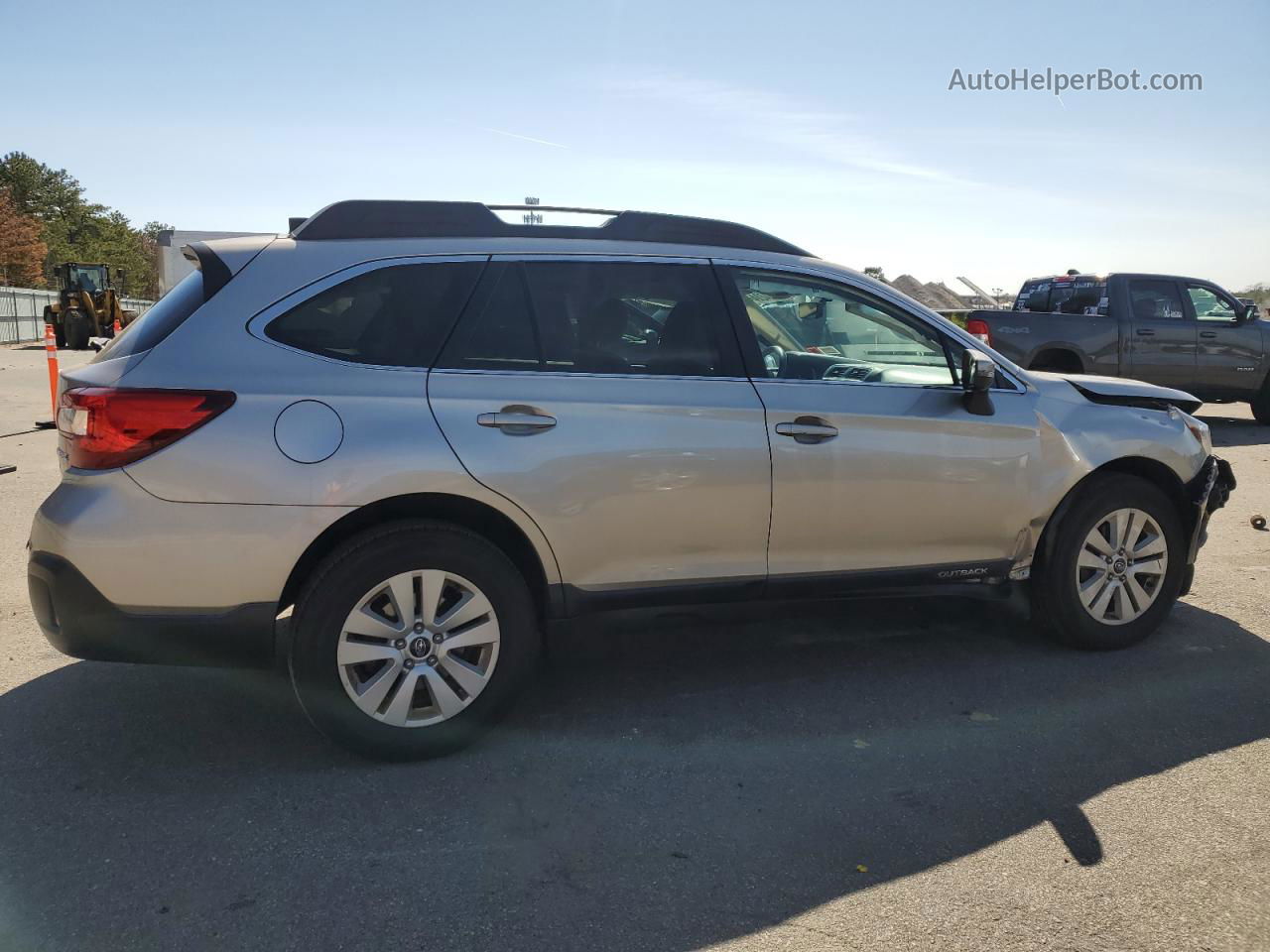 2019 Subaru Outback 2.5i Premium Silver vin: 4S4BSAFC1K3250855