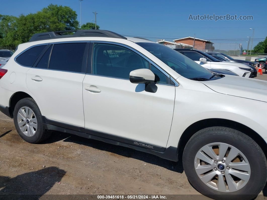 2019 Subaru Outback 2.5i Premium White vin: 4S4BSAFC6K3364561