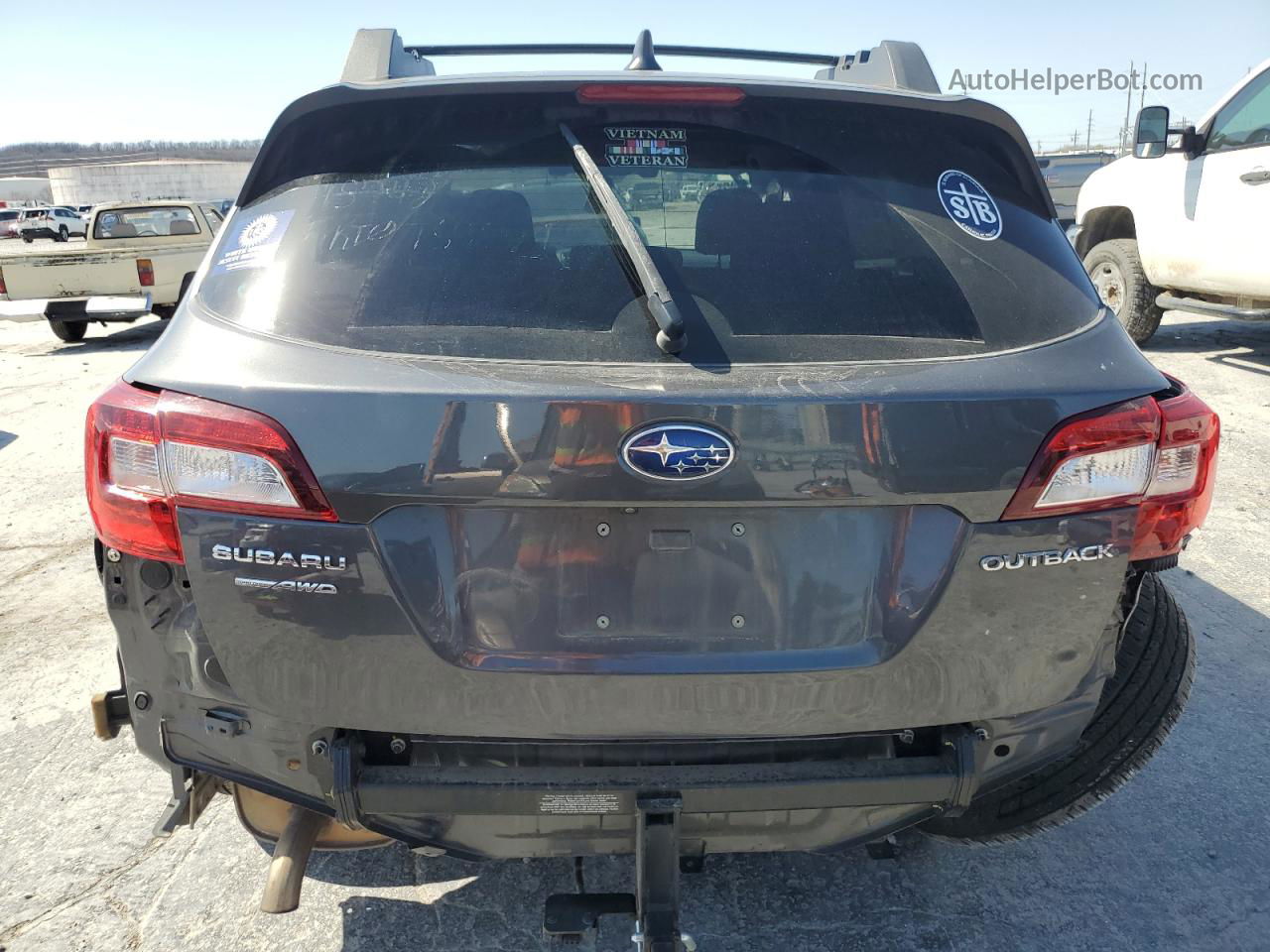 2019 Subaru Outback 2.5i Premium Gray vin: 4S4BSAFC8K3333375