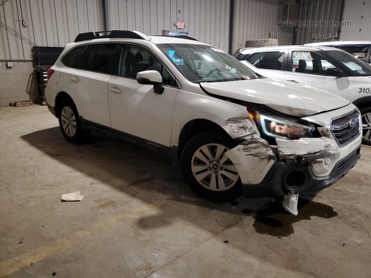 2019 Subaru Outback 2.5i Premium White vin: 4S4BSAFCXK3303651