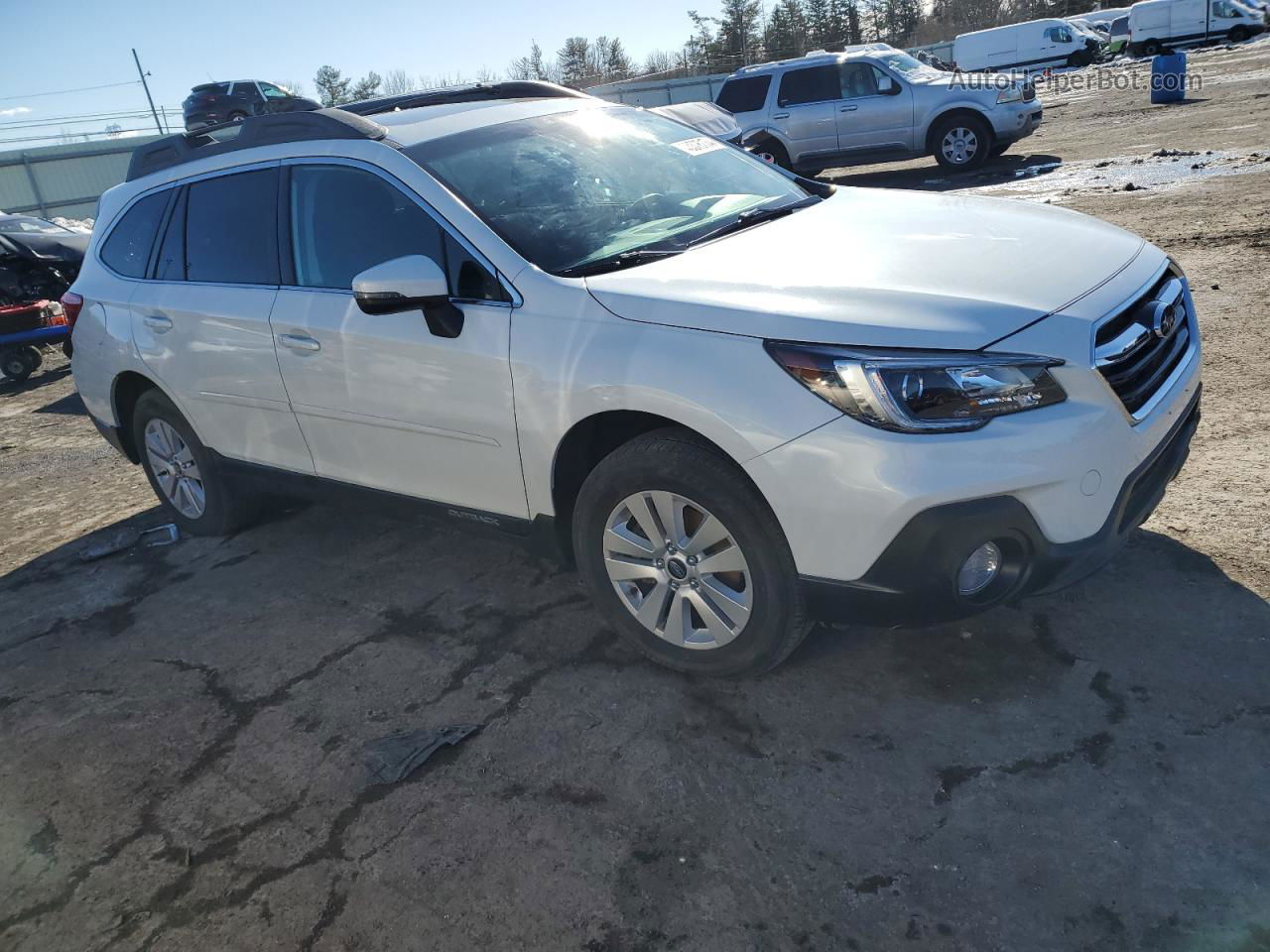 2019 Subaru Outback 2.5i Premium White vin: 4S4BSAHCXK3208004