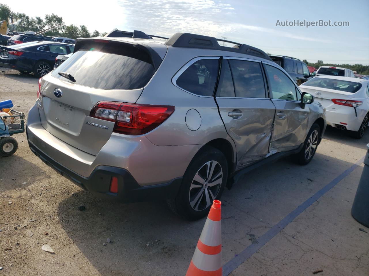 2019 Subaru Outback 2.5i Limited Beige vin: 4S4BSANC8K3376017