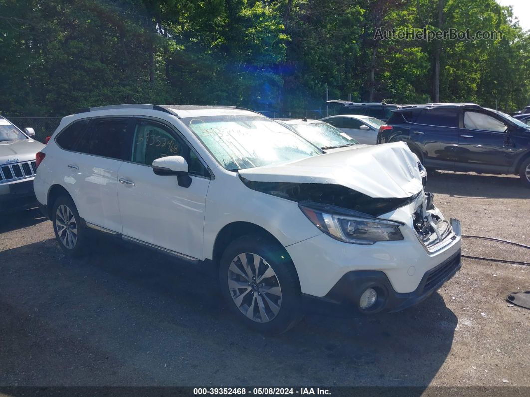 2019 Subaru Outback 2.5i Touring White vin: 4S4BSATC0K3252942