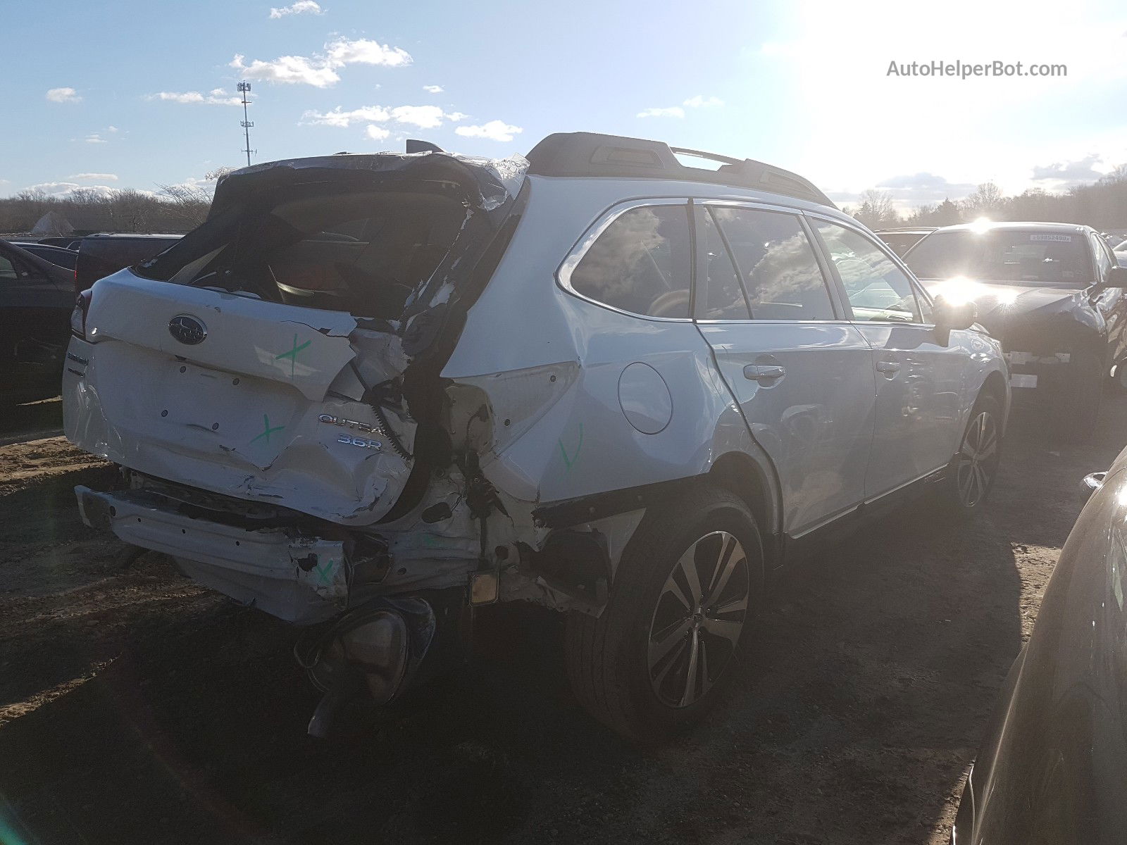 2019 Subaru Outback 3.6r Limited White vin: 4S4BSENCXK3372218