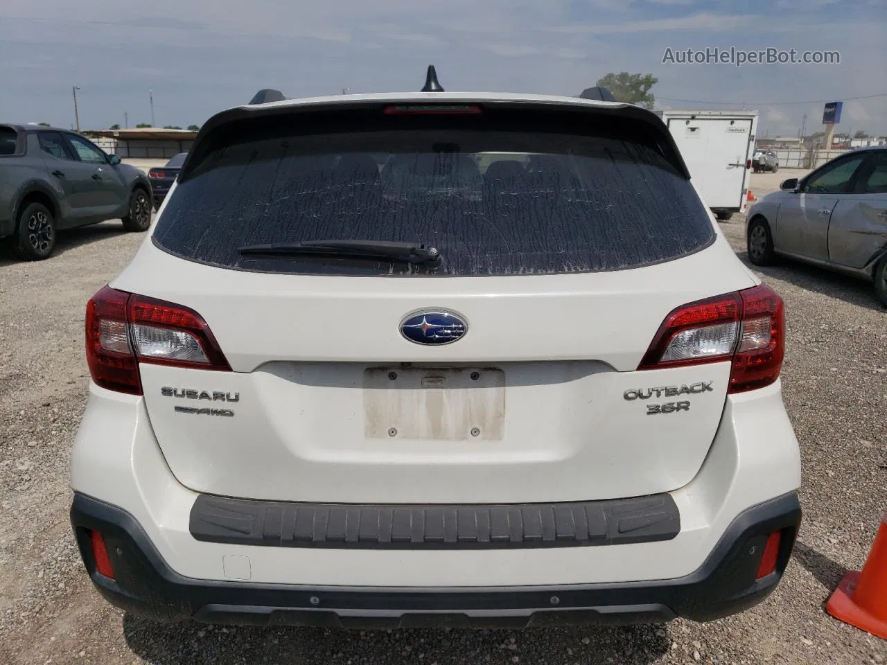 2019 Subaru Outback Touring White vin: 4S4BSETC5K3294675