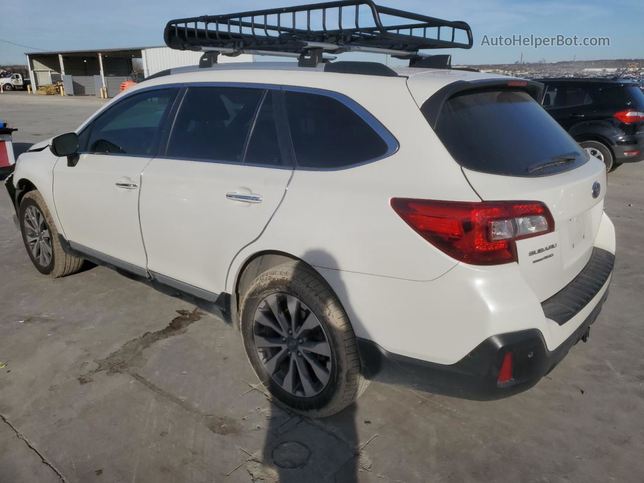 2019 Subaru Outback Touring White vin: 4S4BSETC5K3295664