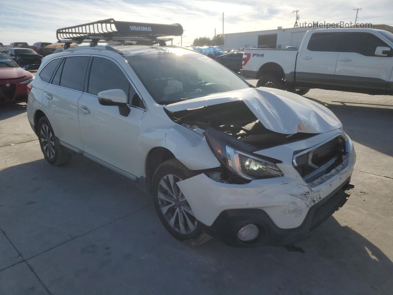 2019 Subaru Outback Touring White vin: 4S4BSETC5K3295664