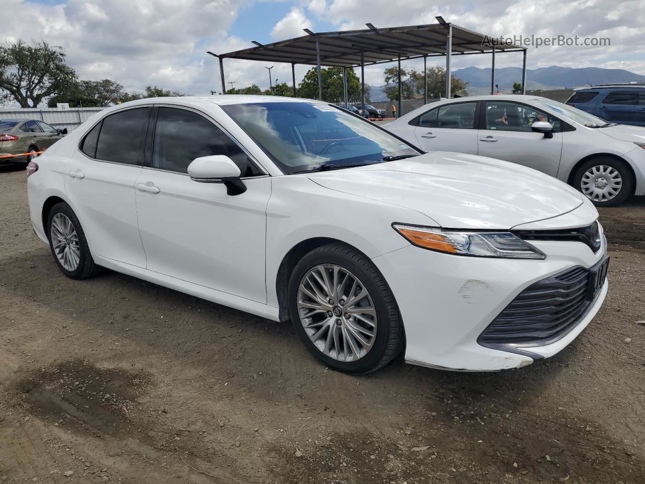 2019 Toyota Camry L White vin: 4T1B11HK0KU209778