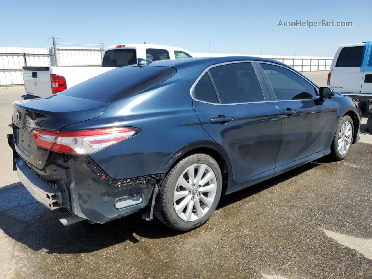 2019 Toyota Camry L Blue vin: 4T1B11HK0KU689207