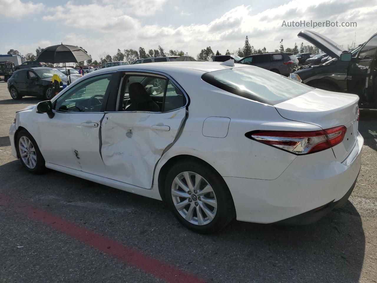 2019 Toyota Camry L White vin: 4T1B11HK0KU695931