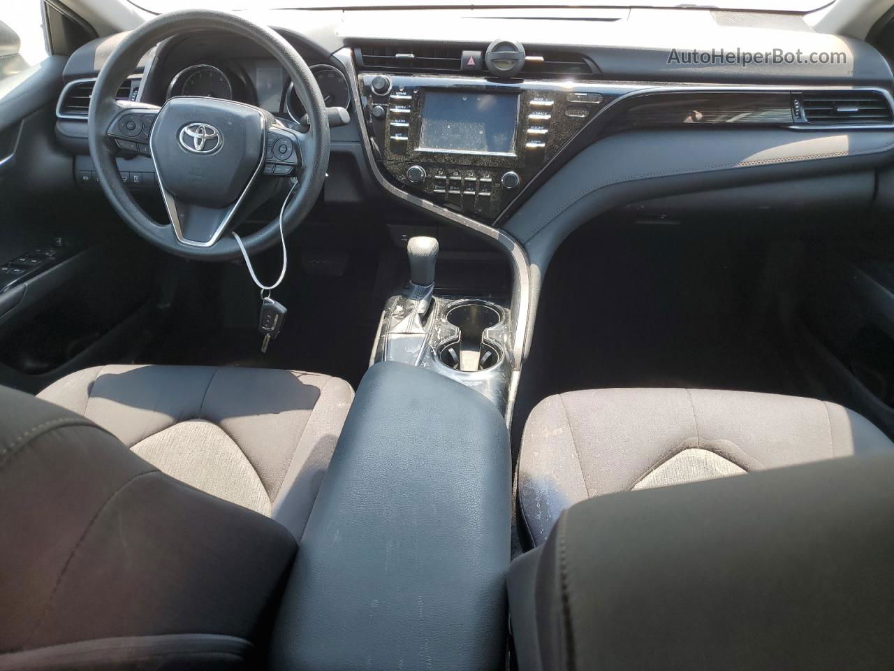 2019 Toyota Camry L White vin: 4T1B11HK0KU757618