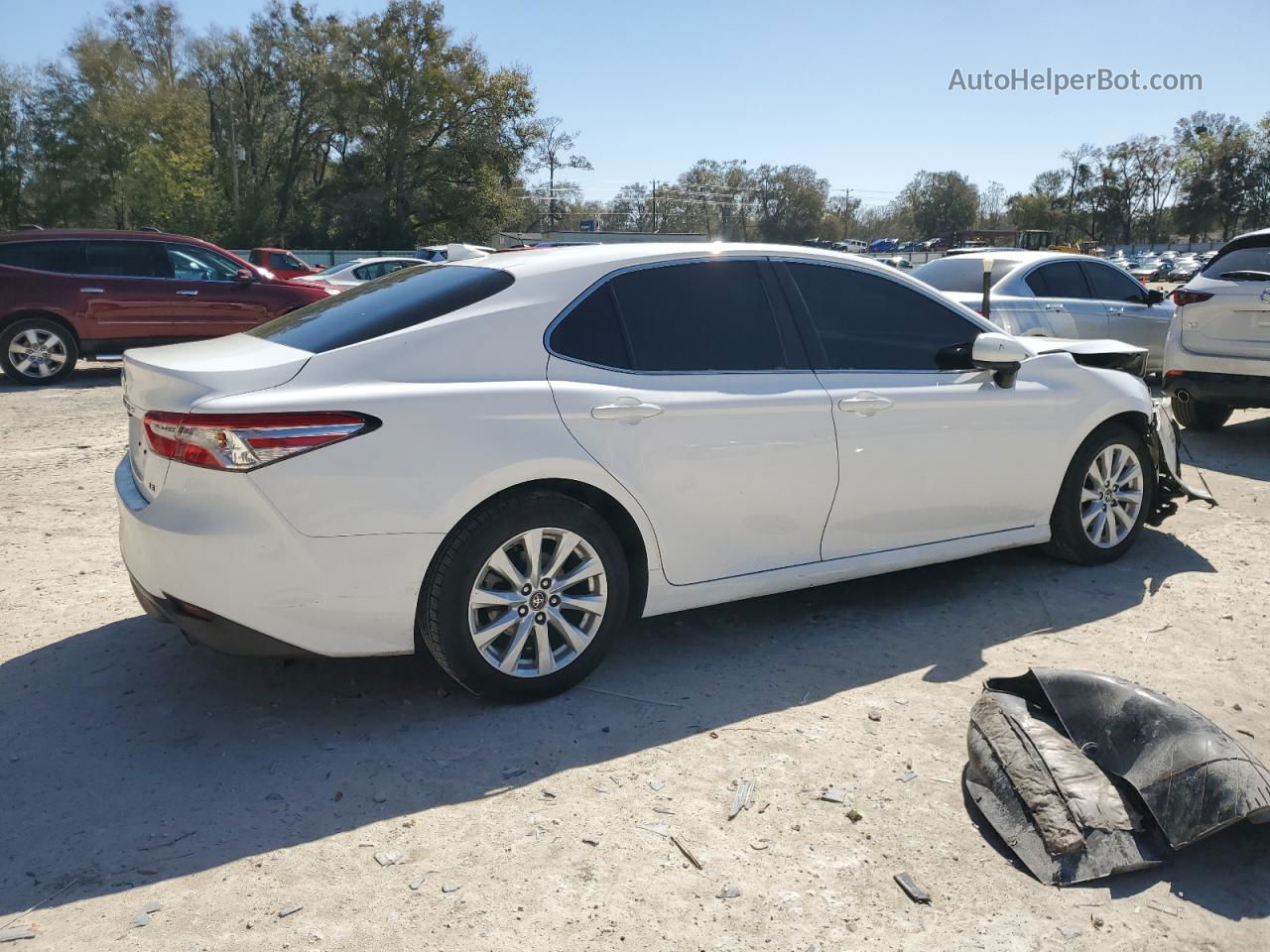 2019 Toyota Camry L White vin: 4T1B11HK0KU758008