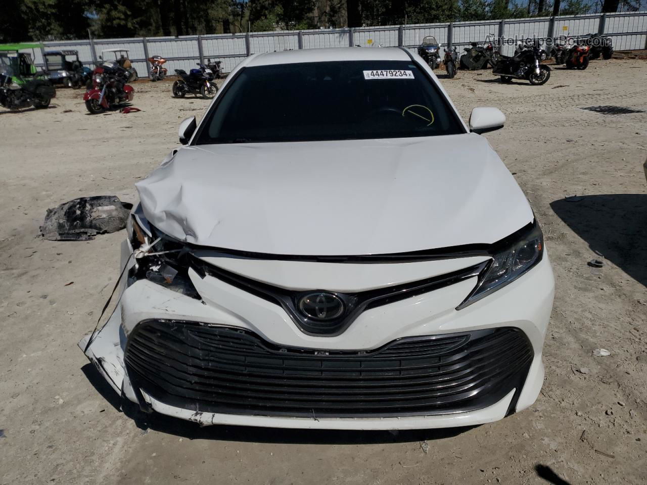 2019 Toyota Camry L White vin: 4T1B11HK0KU758008