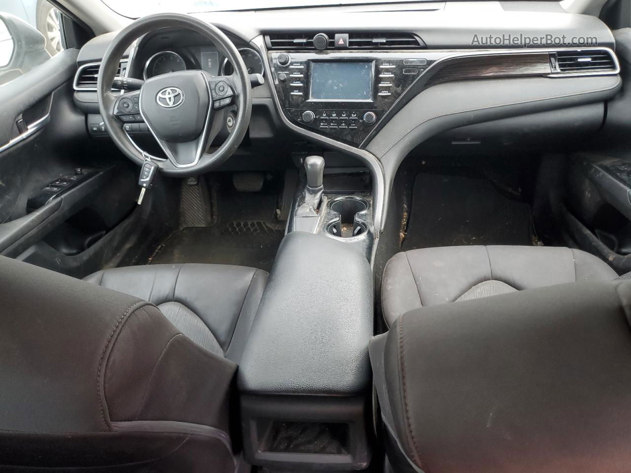 2019 Toyota Camry L Серебряный vin: 4T1B11HK0KU772491