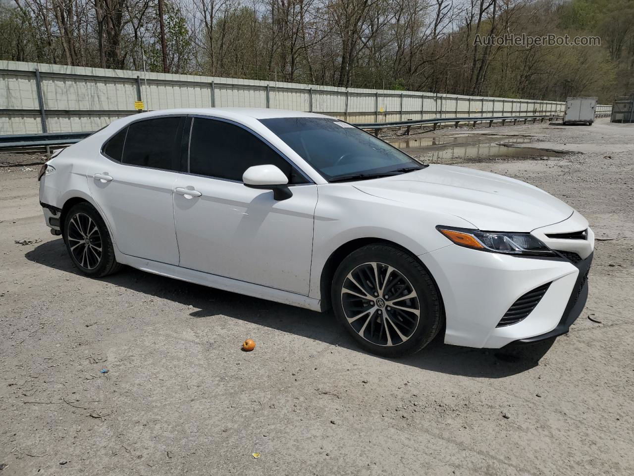 2019 Toyota Camry L Белый vin: 4T1B11HK0KU796497