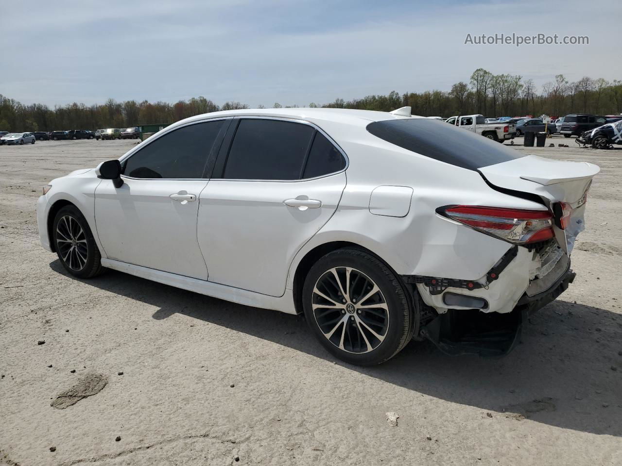 2019 Toyota Camry L White vin: 4T1B11HK0KU796497