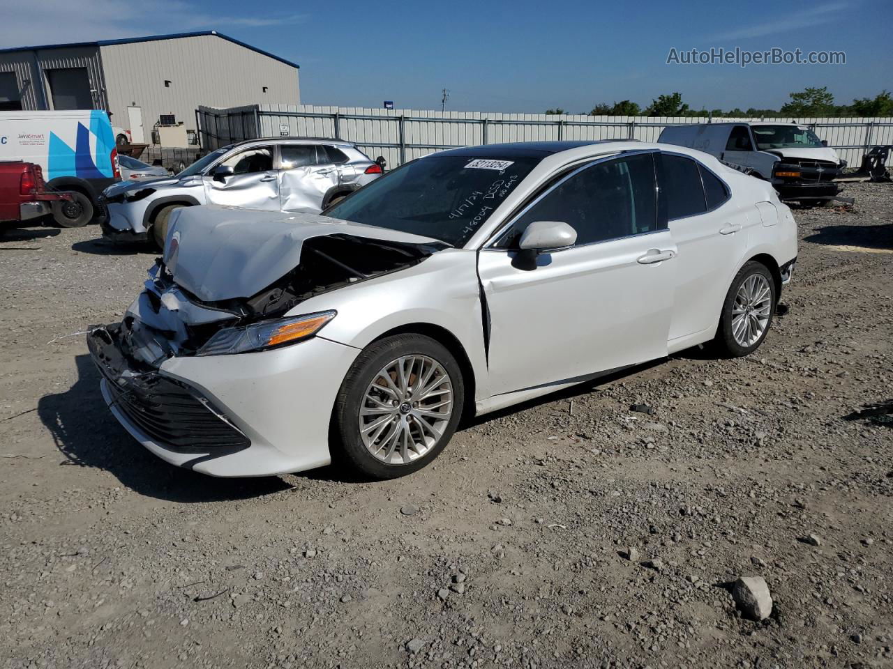 2019 Toyota Camry L Белый vin: 4T1B11HK0KU848551