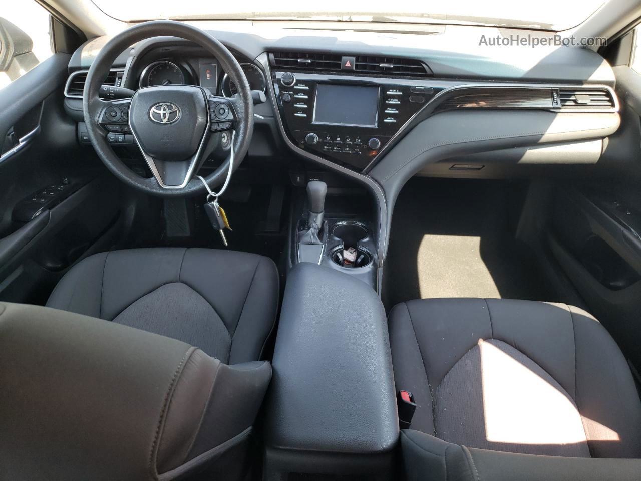 2019 Toyota Camry L Silver vin: 4T1B11HK1KU170361