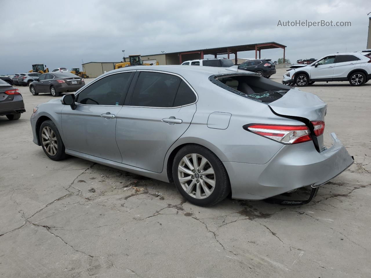 2019 Toyota Camry L Silver vin: 4T1B11HK1KU183921