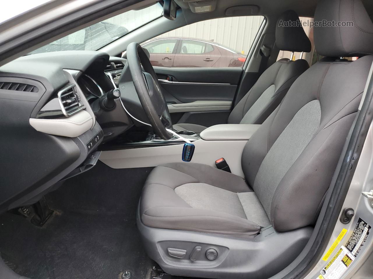 2019 Toyota Camry L Silver vin: 4T1B11HK1KU200071