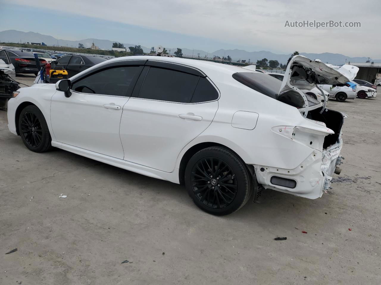 2019 Toyota Camry L White vin: 4T1B11HK1KU292184