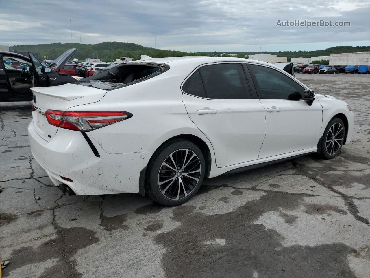 2019 Toyota Camry L Белый vin: 4T1B11HK1KU294517