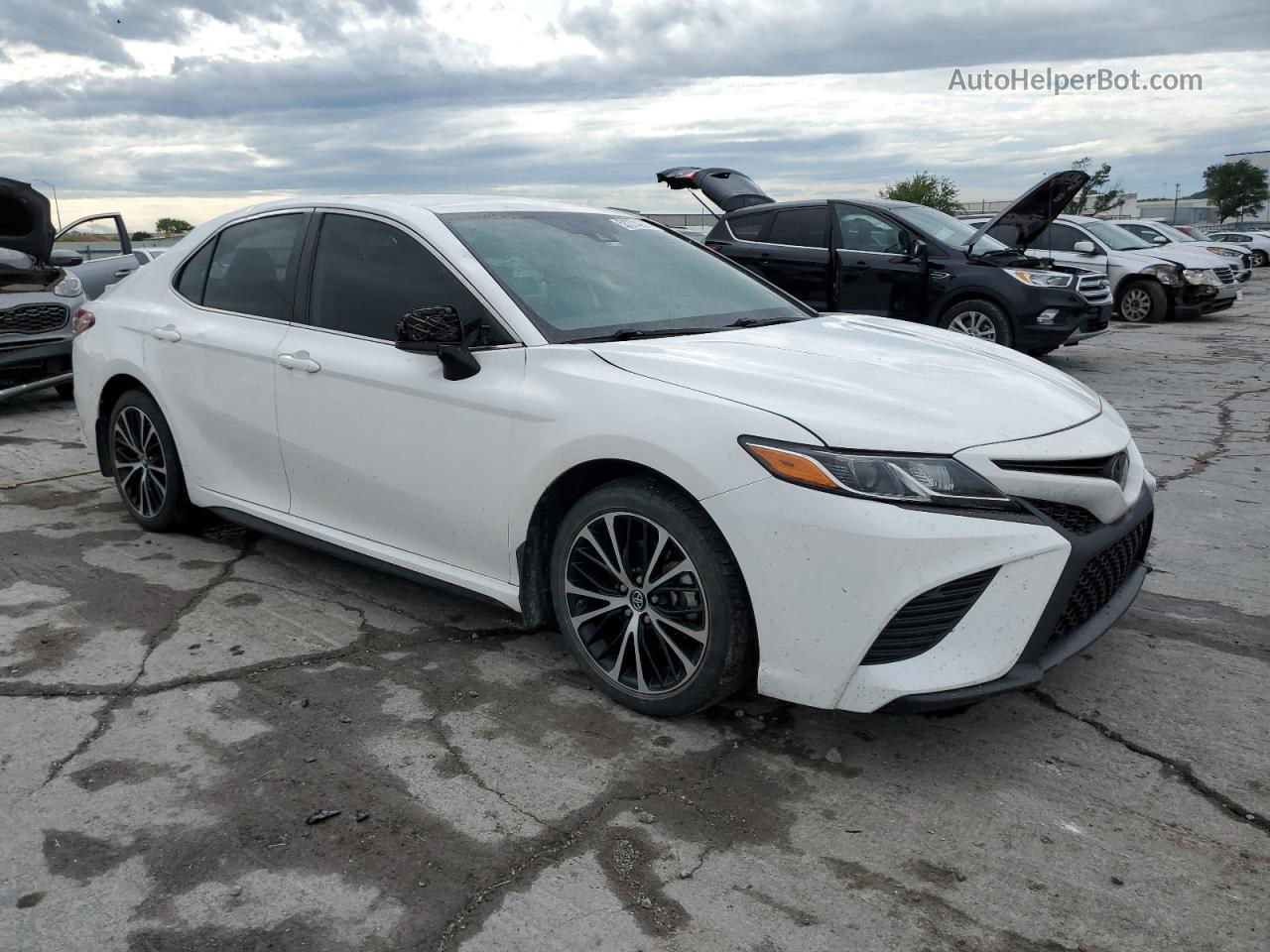 2019 Toyota Camry L White vin: 4T1B11HK1KU294517