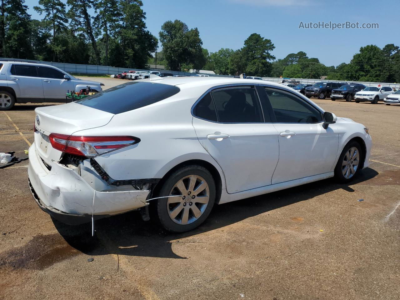 2019 Toyota Camry L White vin: 4T1B11HK1KU718813