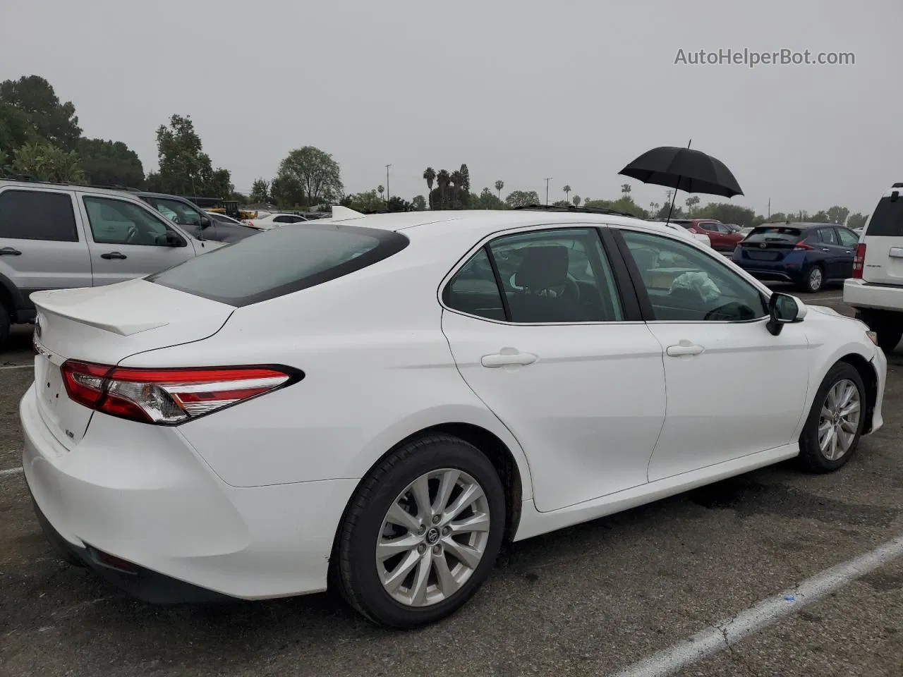 2019 Toyota Camry L White vin: 4T1B11HK1KU726846