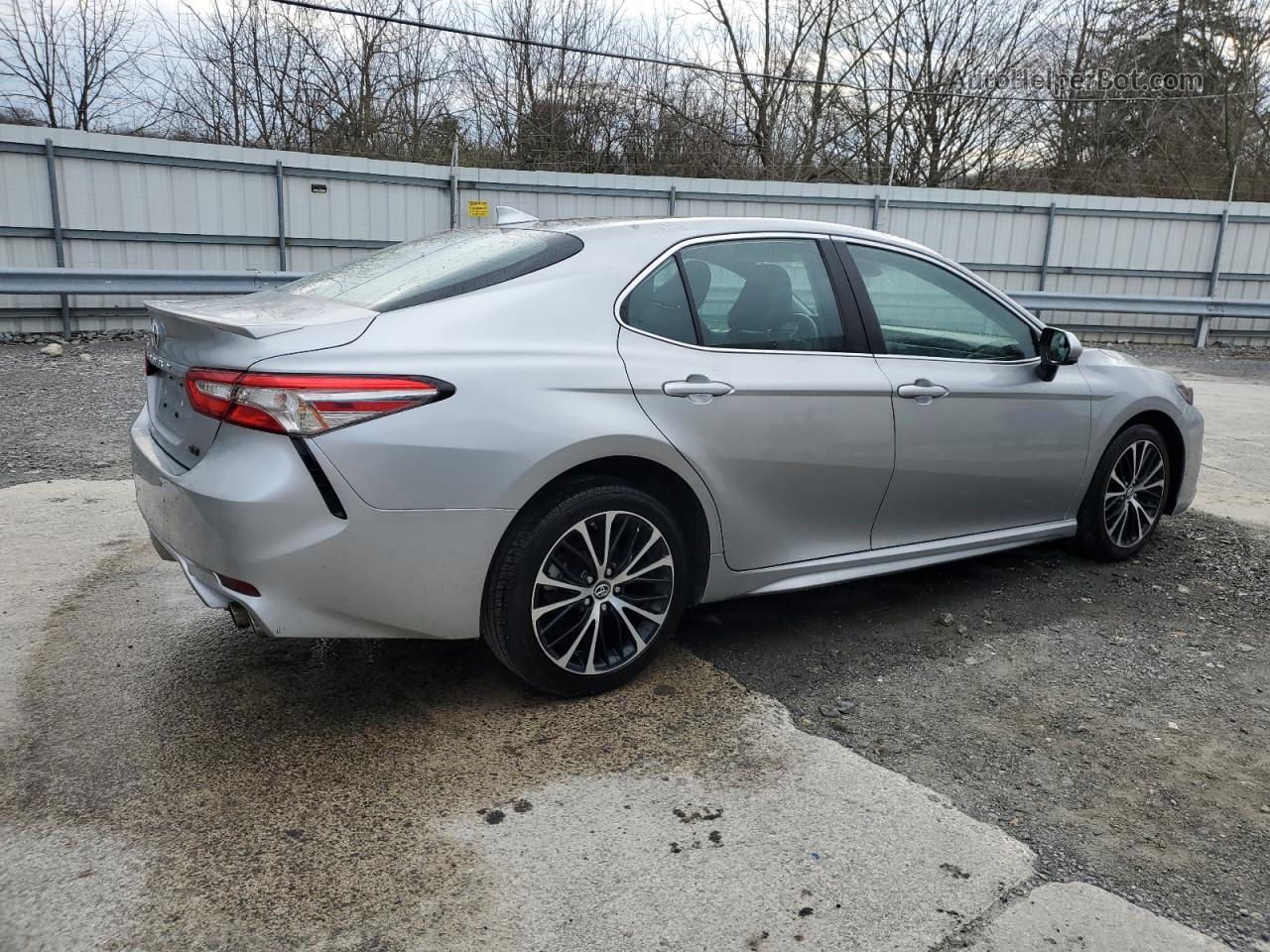 2019 Toyota Camry L Silver vin: 4T1B11HK1KU735370