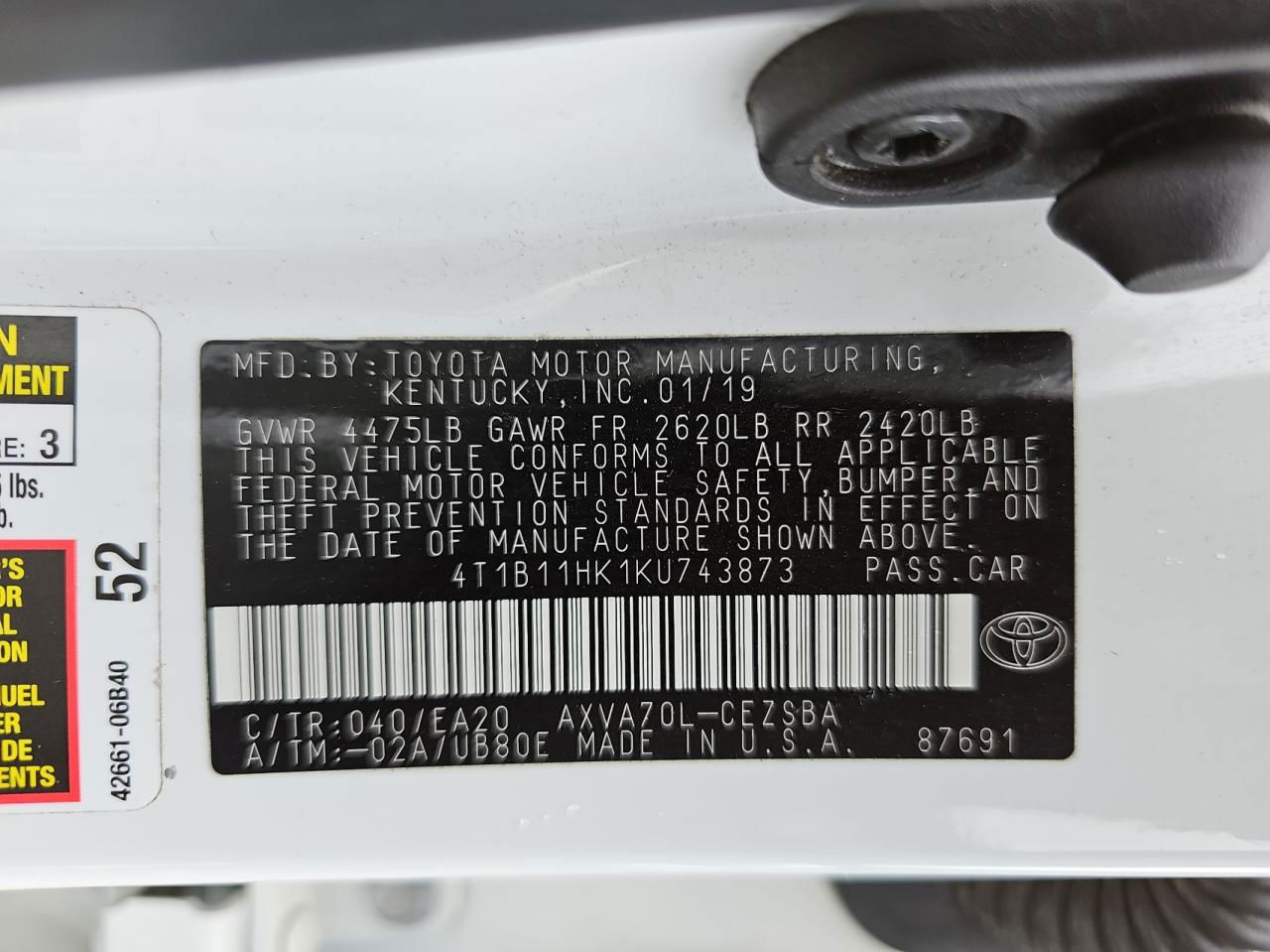 2019 Toyota Camry L White vin: 4T1B11HK1KU743873