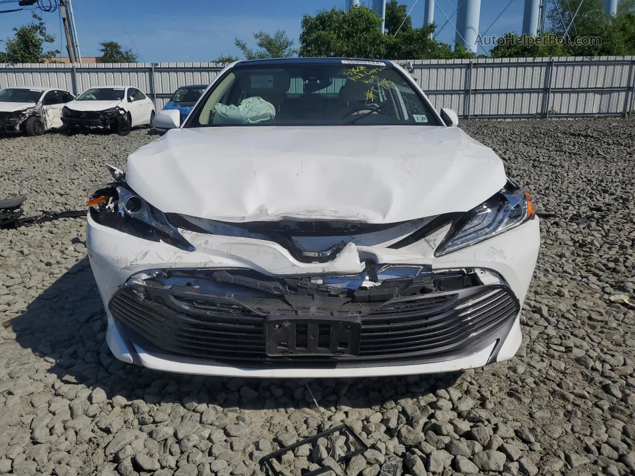 2019 Toyota Camry L White vin: 4T1B11HK1KU755795