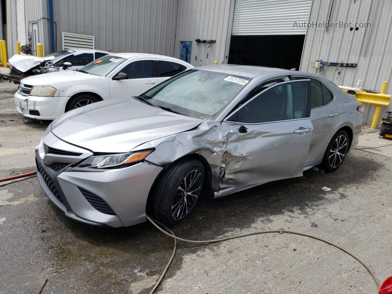 2019 Toyota Camry L Silver vin: 4T1B11HK2KU236688