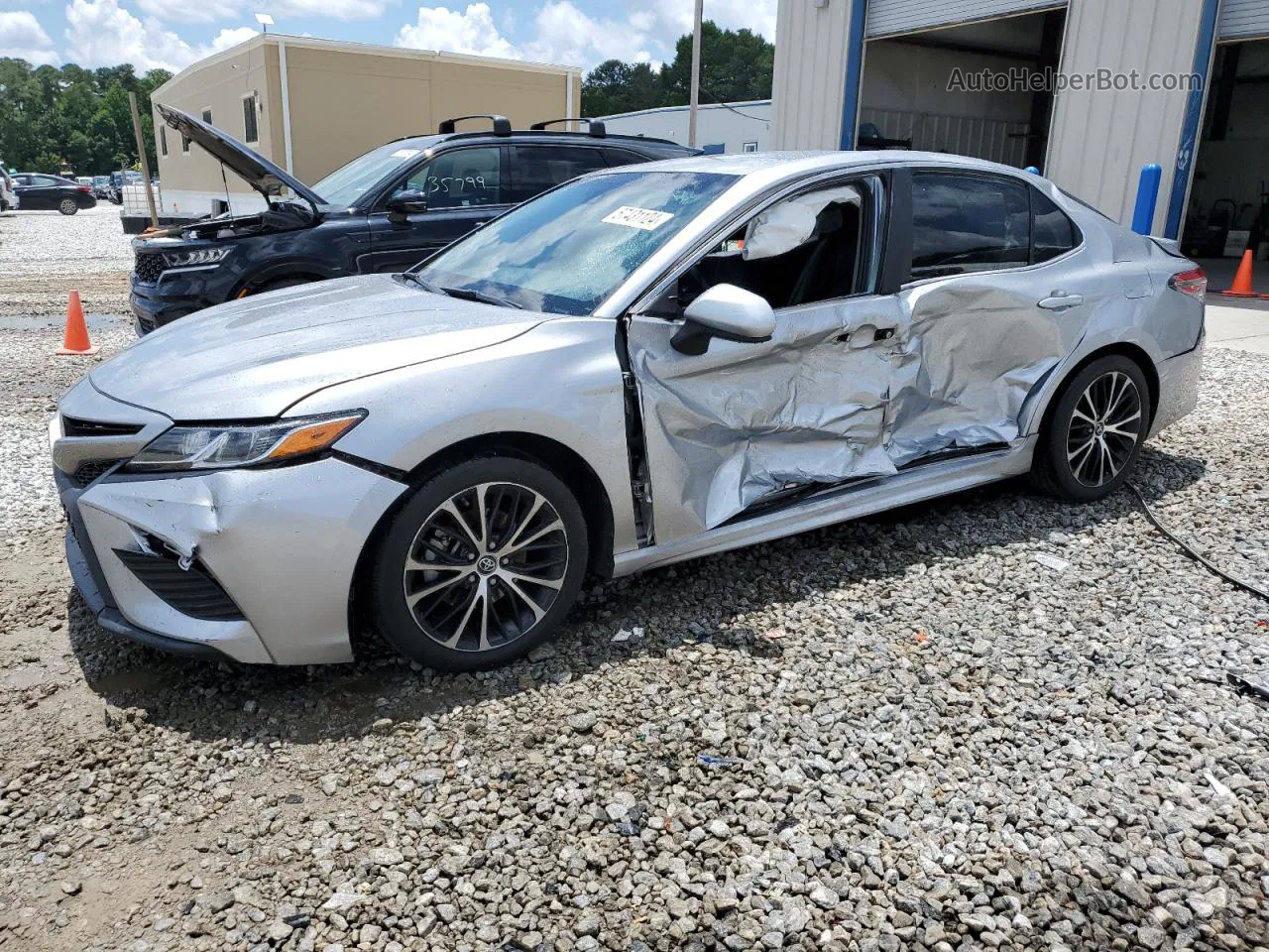 2019 Toyota Camry L Silver vin: 4T1B11HK2KU707609