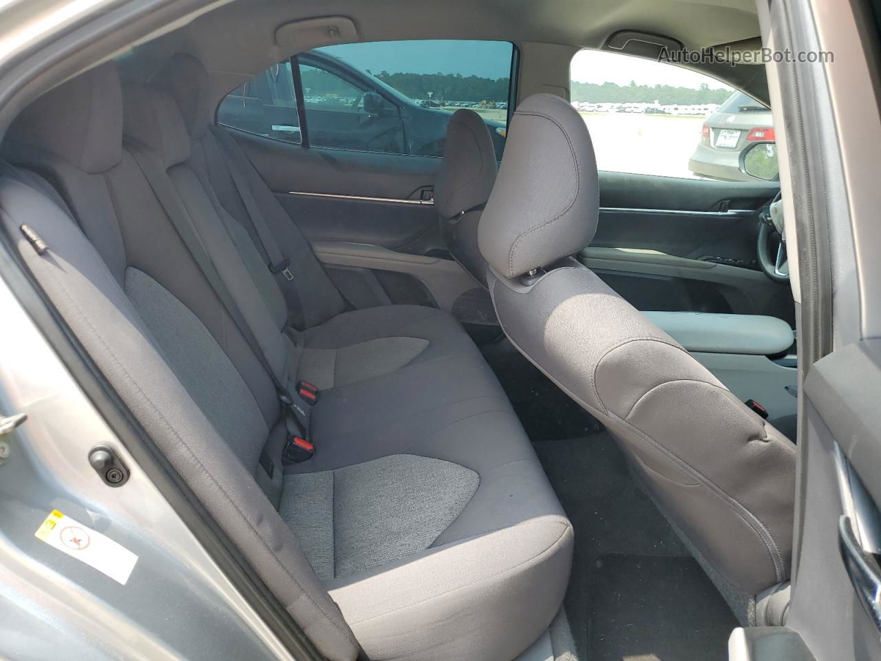 2019 Toyota Camry L Silver vin: 4T1B11HK2KU750041