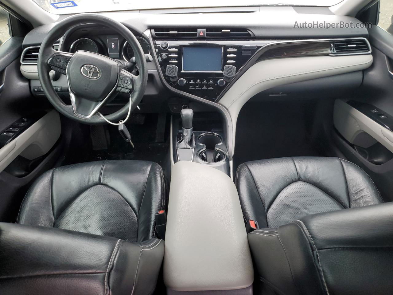 2019 Toyota Camry L Белый vin: 4T1B11HK3KU200427