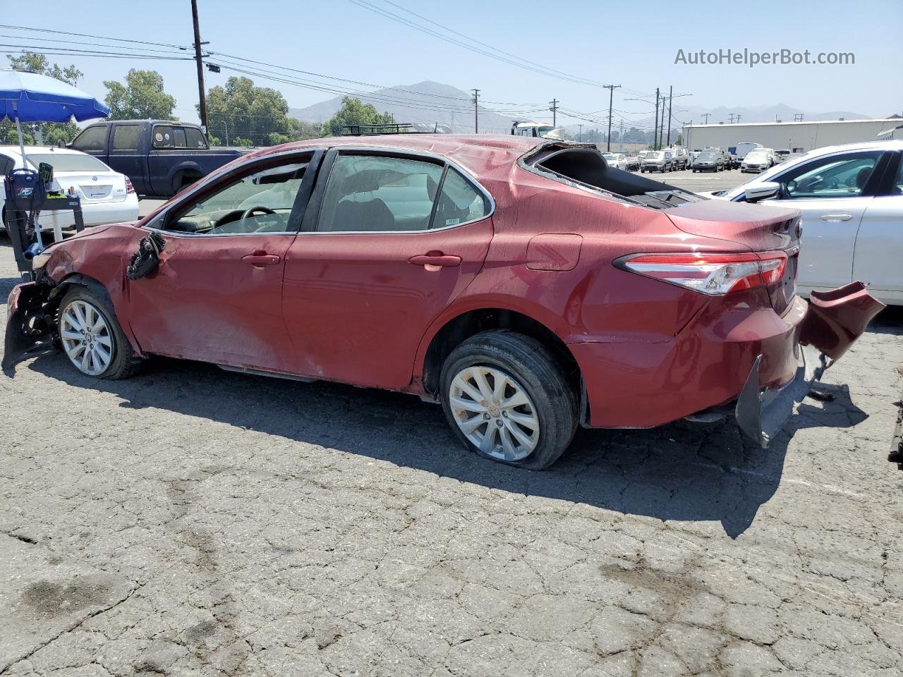 2019 Toyota Camry L Red vin: 4T1B11HK3KU790452