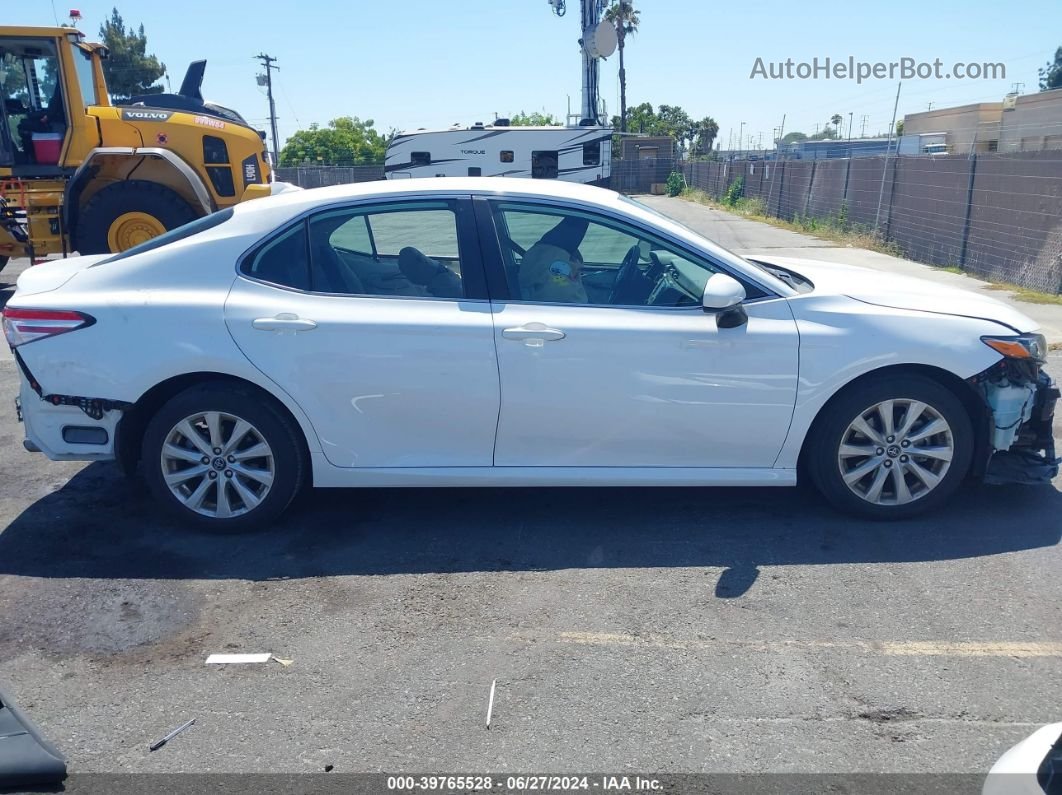 2019 Toyota Camry Le White vin: 4T1B11HK3KU799328