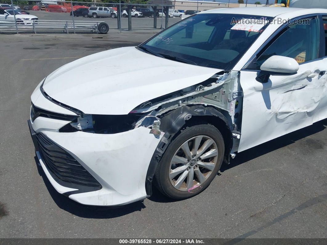 2019 Toyota Camry Le White vin: 4T1B11HK3KU799328