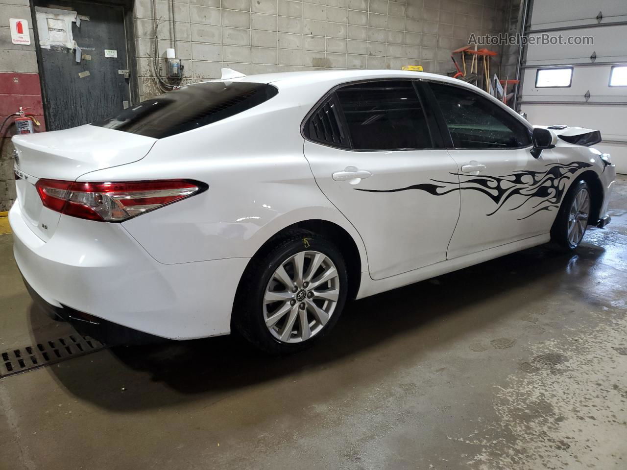 2019 Toyota Camry L White vin: 4T1B11HK4KU217978